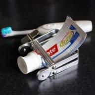 Механический выдавливатель зубной пасты - Механический выдавливатель зубной пасты
