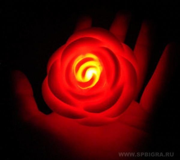 Светящаяся светодиодная свеча "Роза"